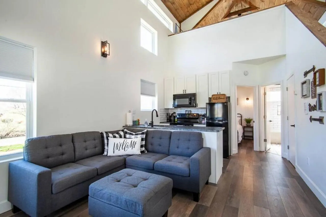 בית נופש Charming Smoky Mountain Tiny House