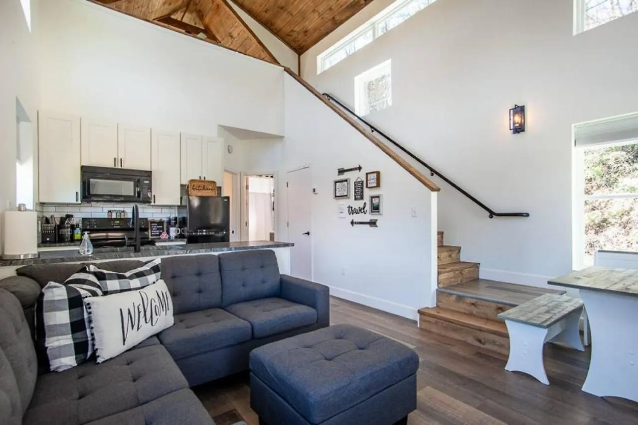 בית נופש Charming Smoky Mountain Tiny House