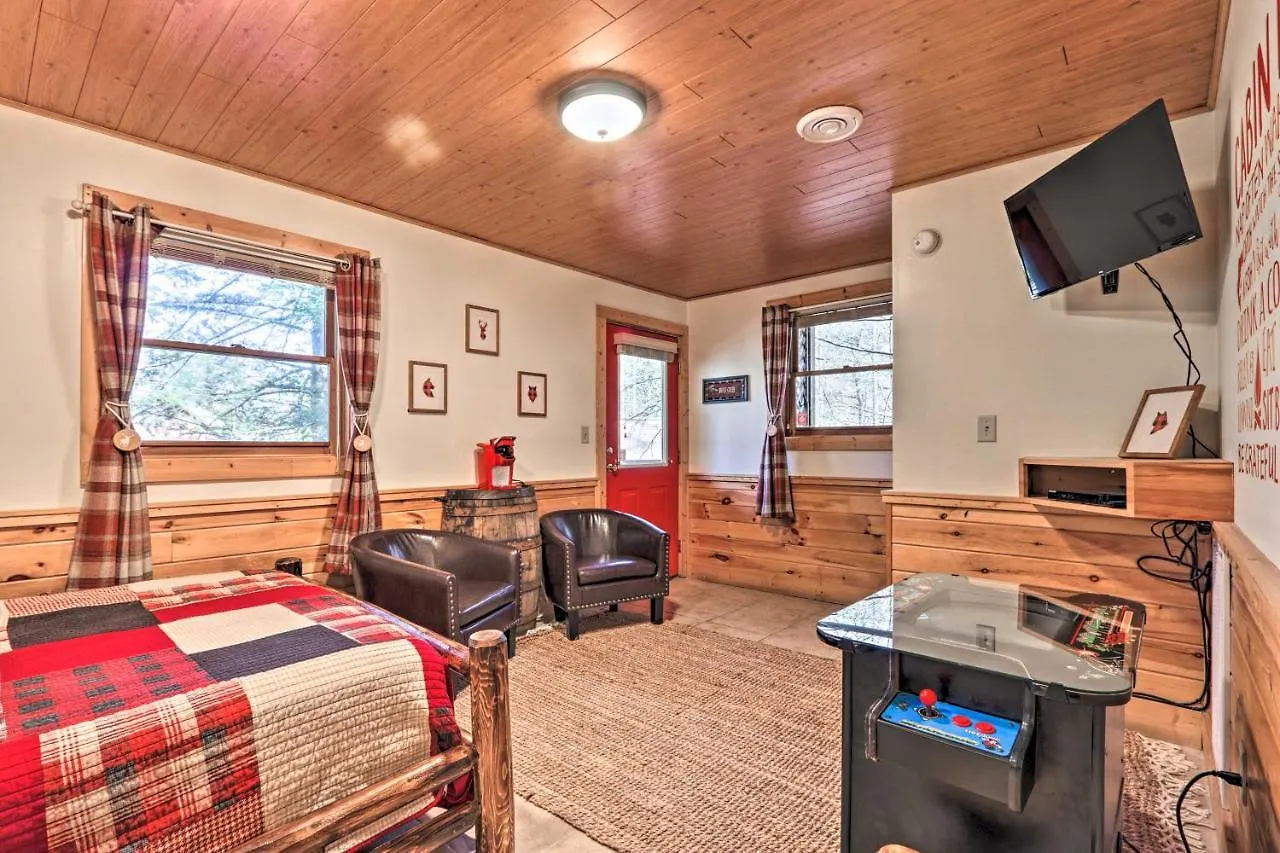 Holiday home Cozy Cabin With Hot Tub In The Heart Of Pigeon Forge