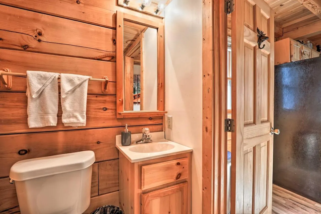 Cozy Cabin With Hot Tub In The Heart Of Holiday home Pigeon Forge