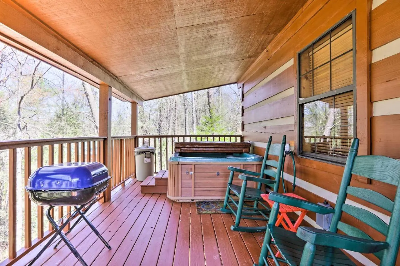 Cabin With Waterfall And Hot Tub, 1 Mi To Parkway! Pigeon Forge