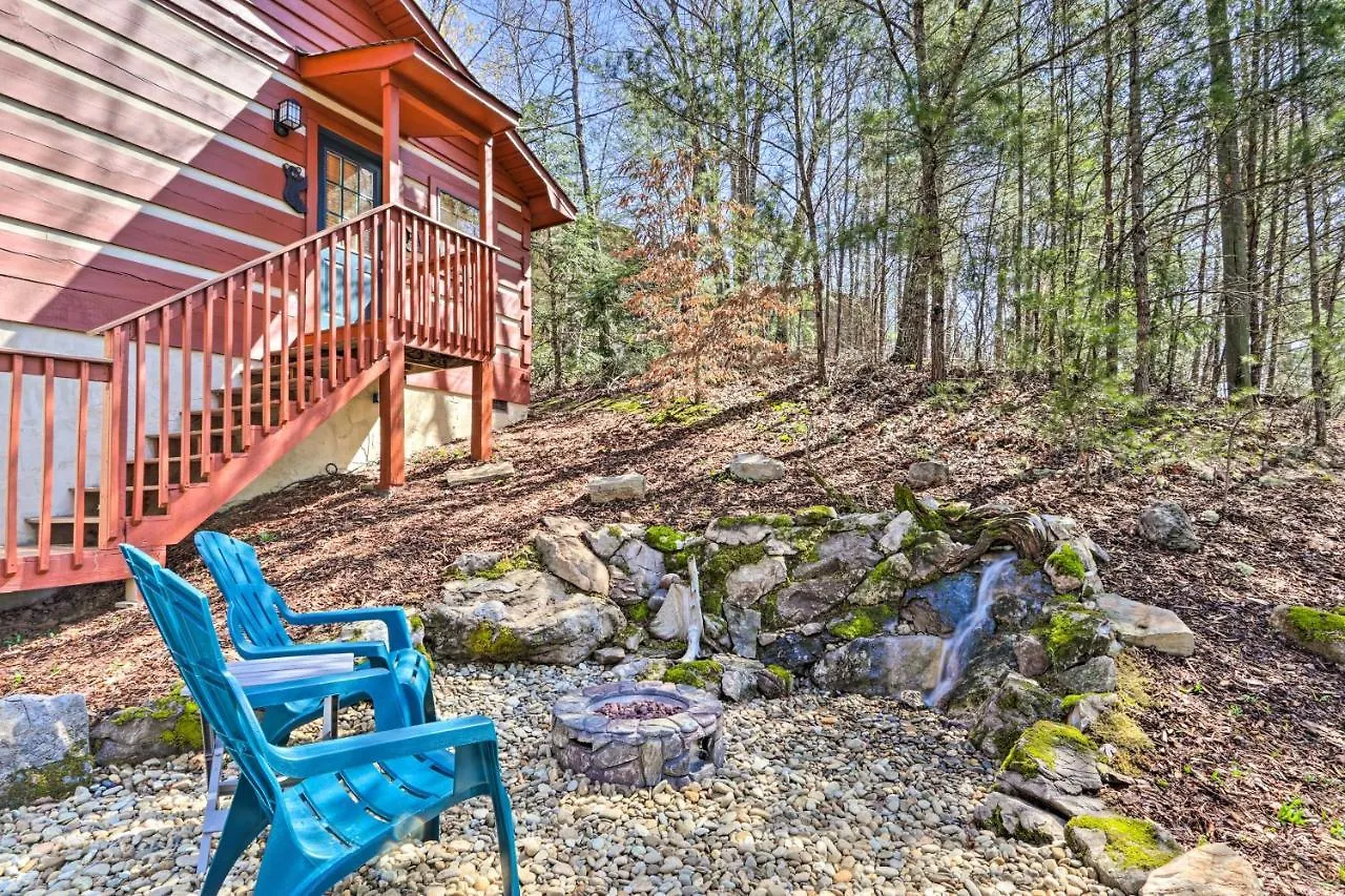 Cabin With Waterfall And Hot Tub, 1 Mi To Parkway! Διαμέρισμα
