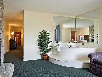 Days By Wyndham South Hotel
