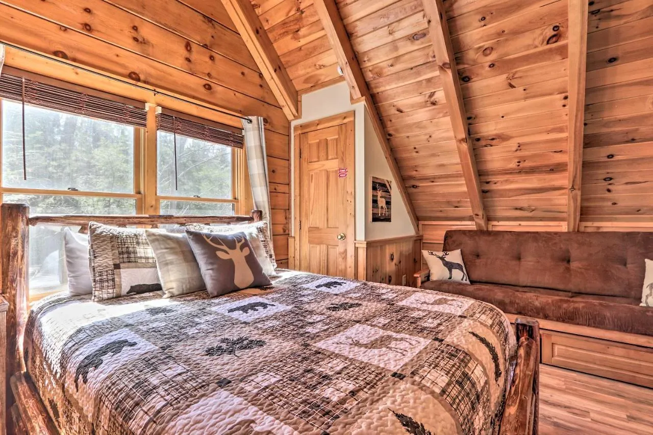 Cozy Cabin With Hot Tub In The Heart Of