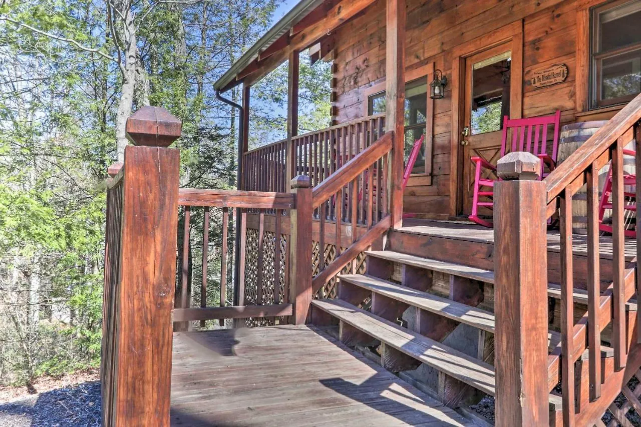 Holiday home Cozy Cabin With Hot Tub In The Heart Of