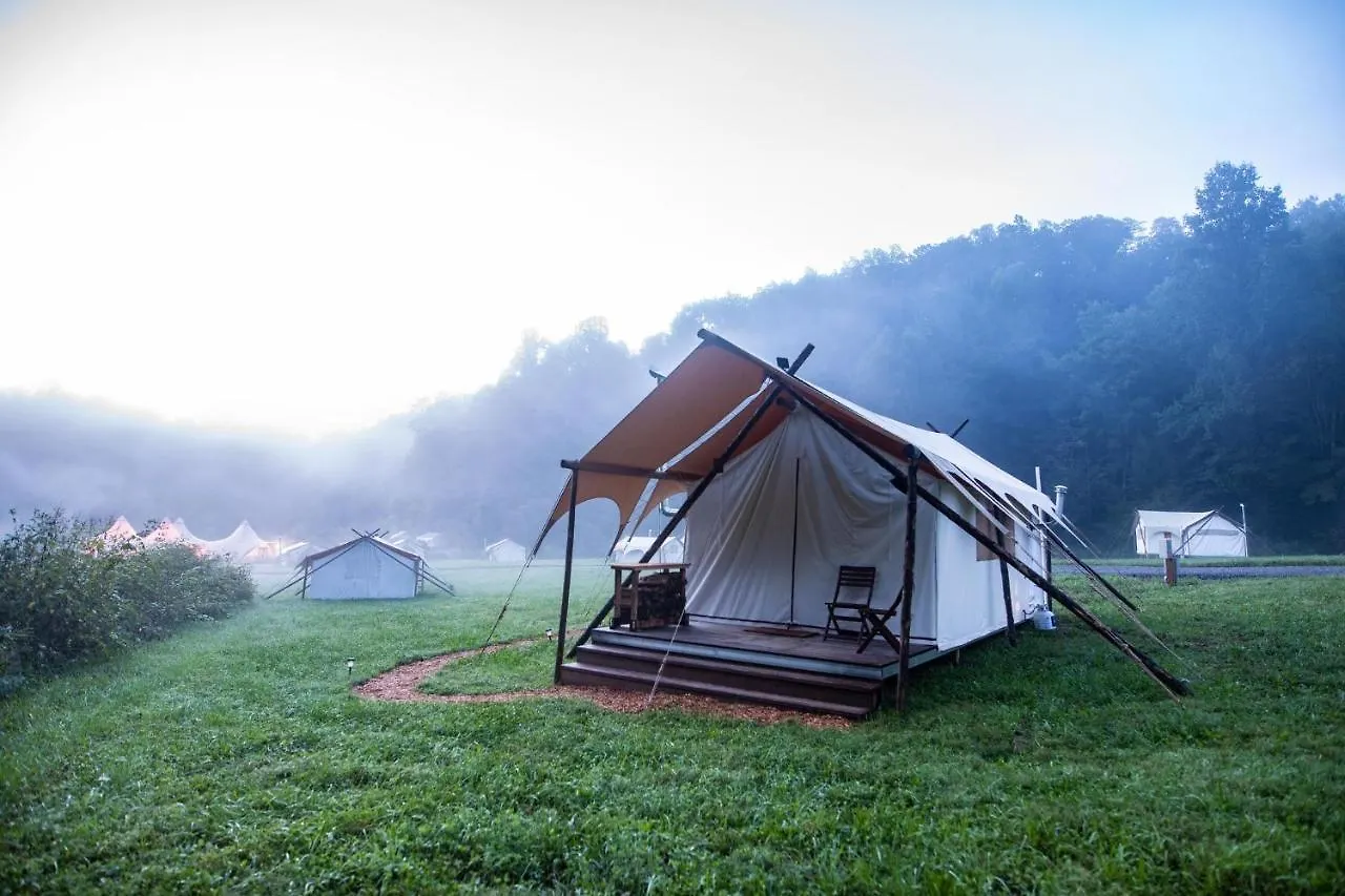 Under Canvas Great Smoky Mountains Роскошный шатер Пиджен-Фордж