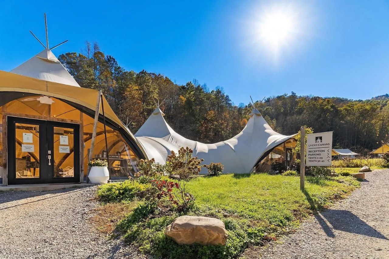 Under Canvas Great Smoky Mountains Роскошный шатер