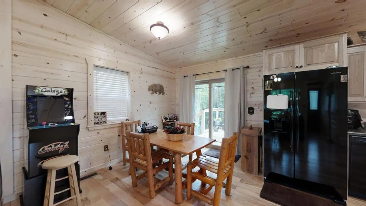 Cozy Bear Den Holiday home *
