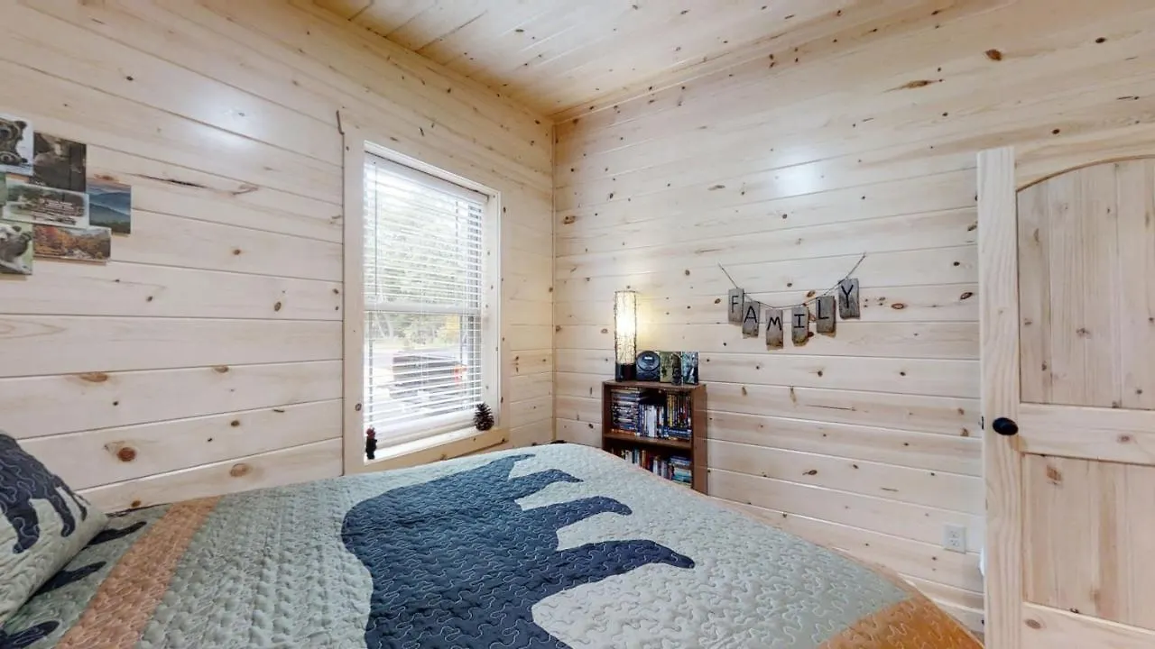 Cozy Bear Den Holiday home