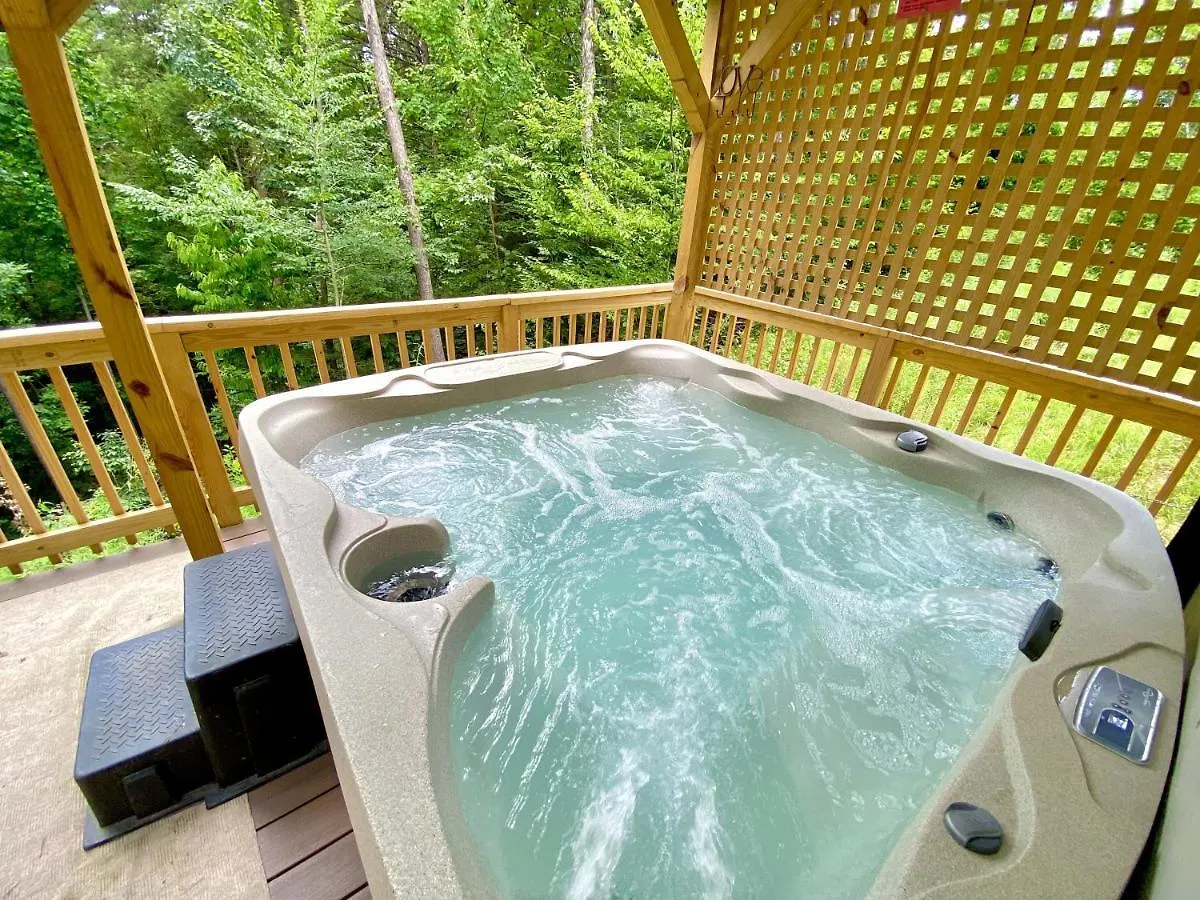 Holiday home Foxes' Den With Private Hot Tub Pigeon Forge
