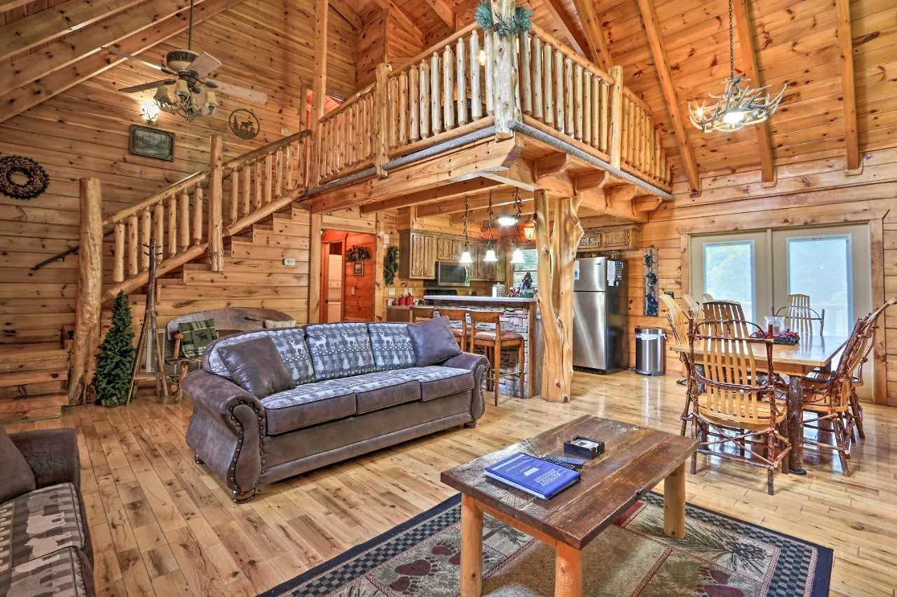 Getaway With Covered Patio And Hot Tub! * Pigeon Forge