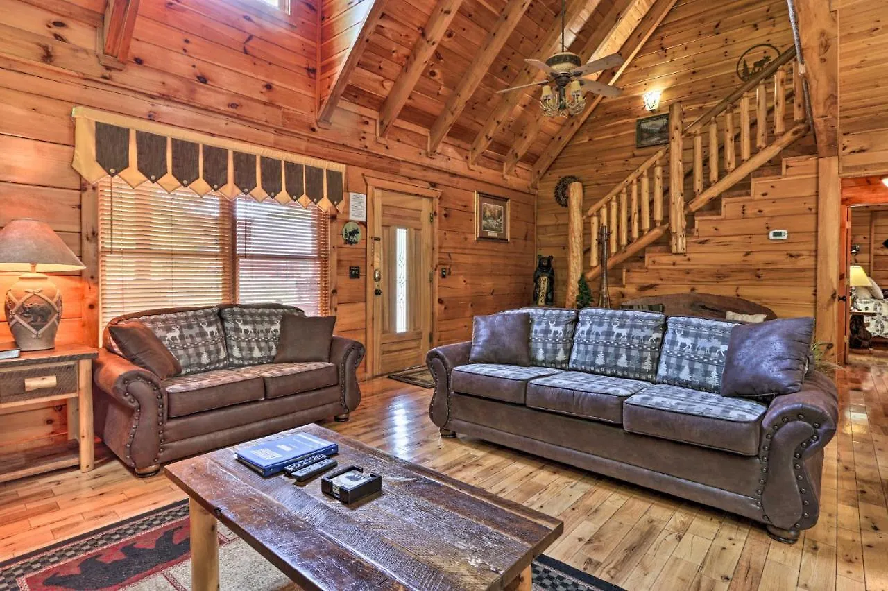 Prázdninový dům Getaway With Covered Patio And Hot Tub! Pigeon Forge