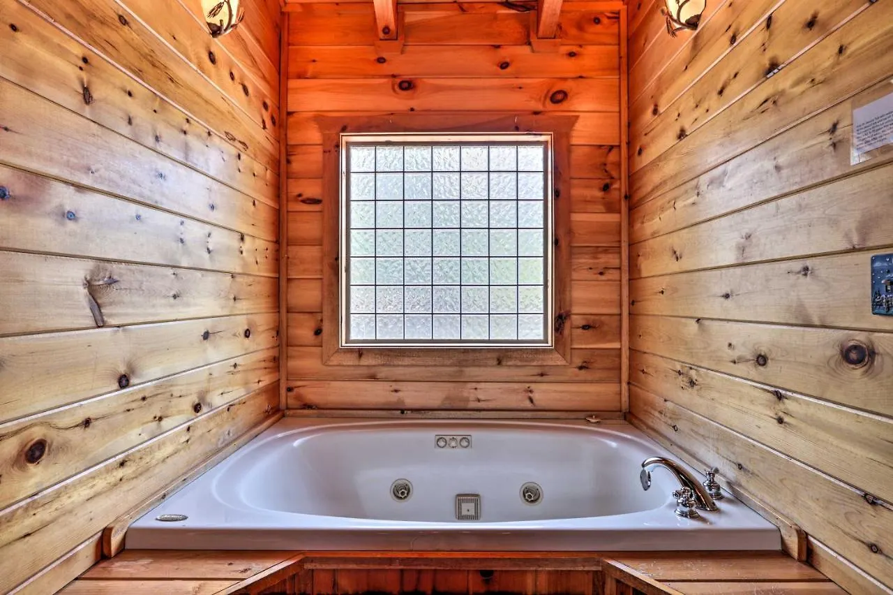 Getaway With Covered Patio And Hot Tub! Prázdninový dům Pigeon Forge