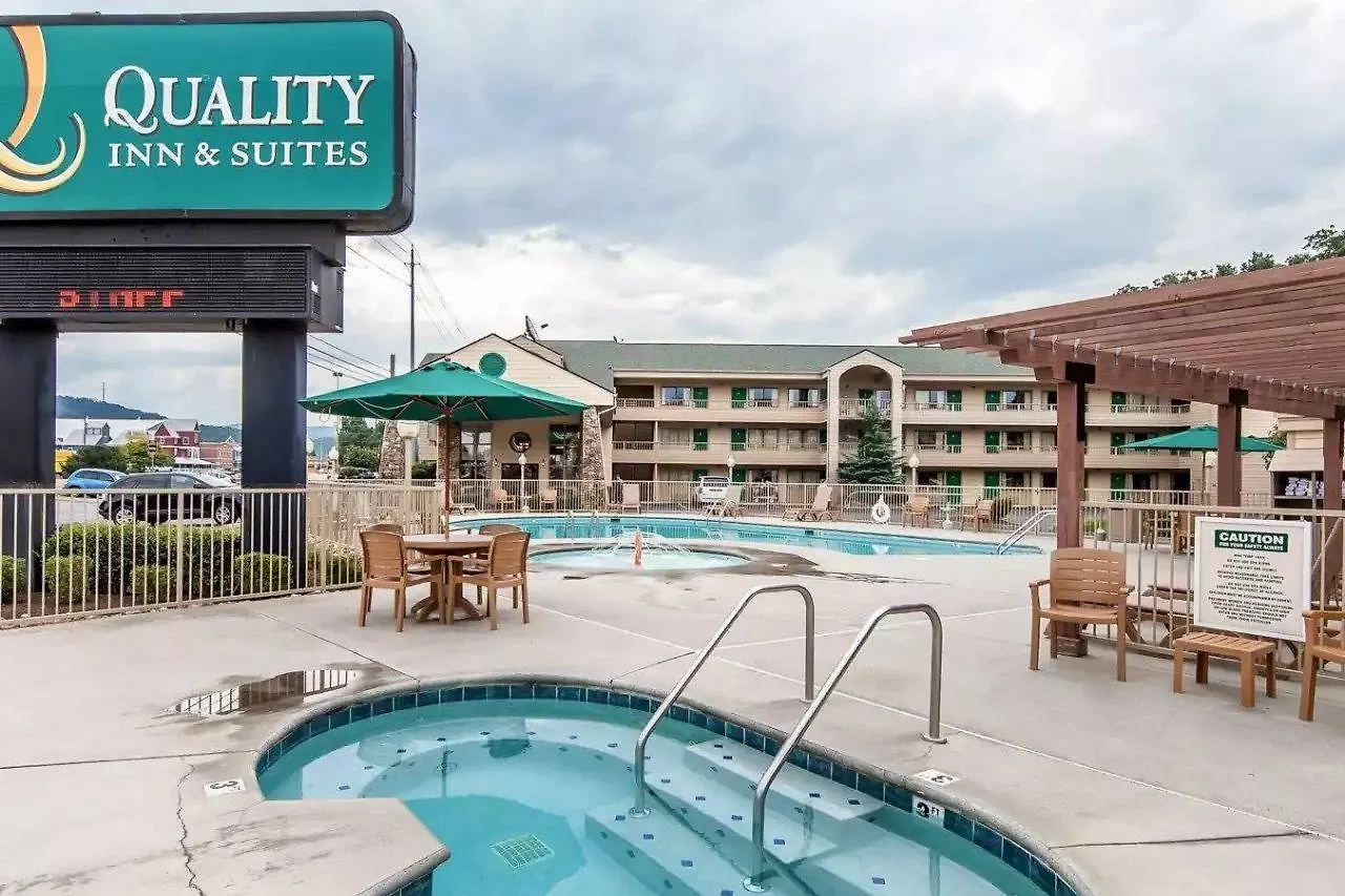 Quality & At Dollywood Lane 2* Pigeon Forge