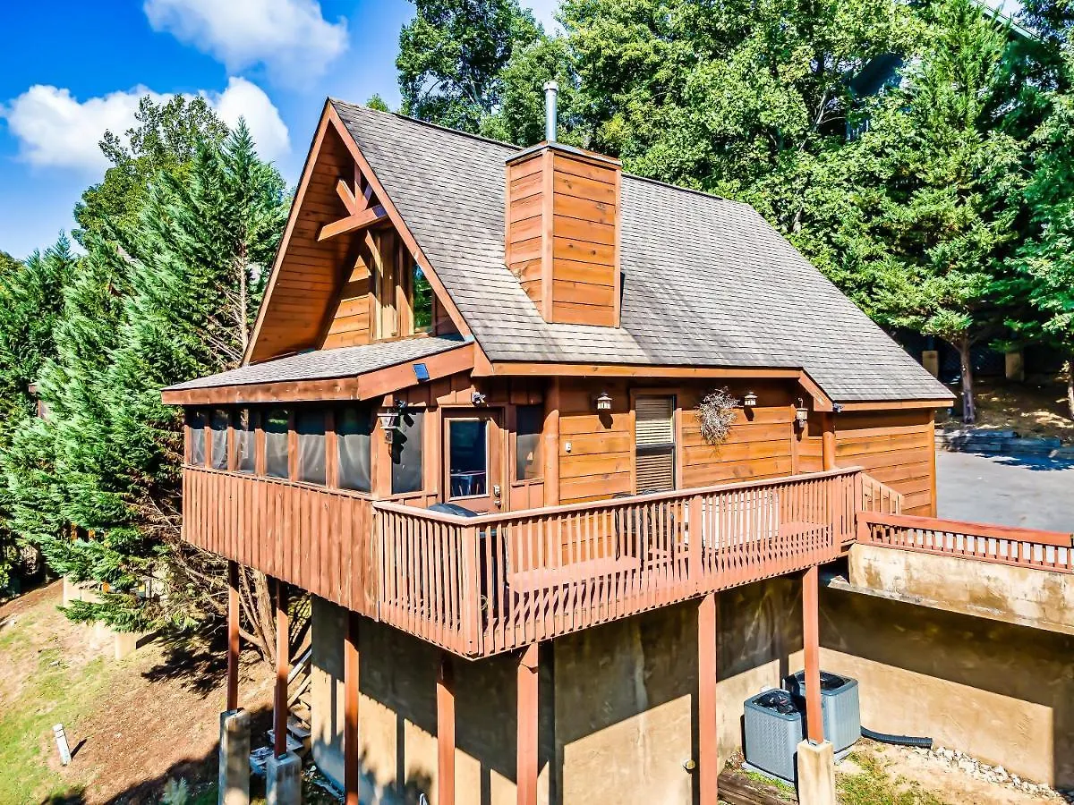 Goldilocks' Honey Pot Chalet Pigeon Forge