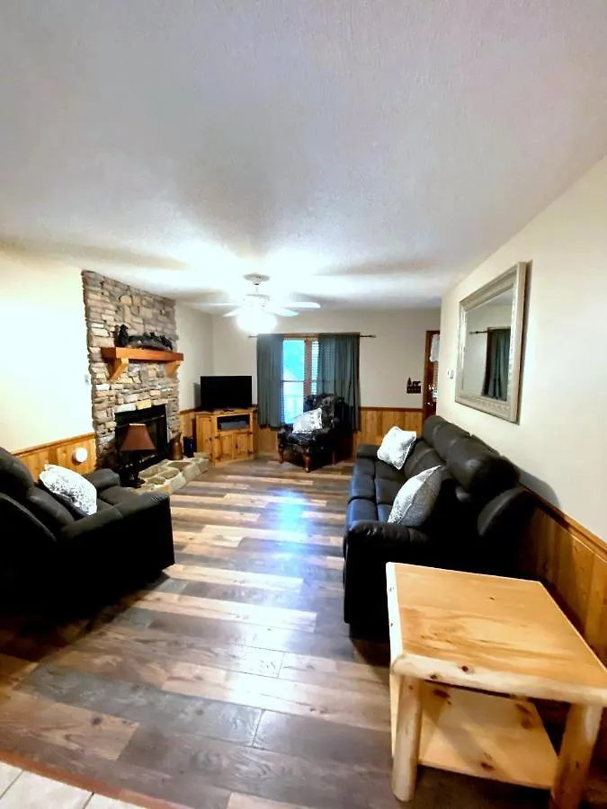 Hartman Hideaway Economy Cabin Pigeon Forge