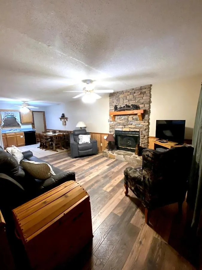 Hartman Hideaway Economy Cabin * Pigeon Forge