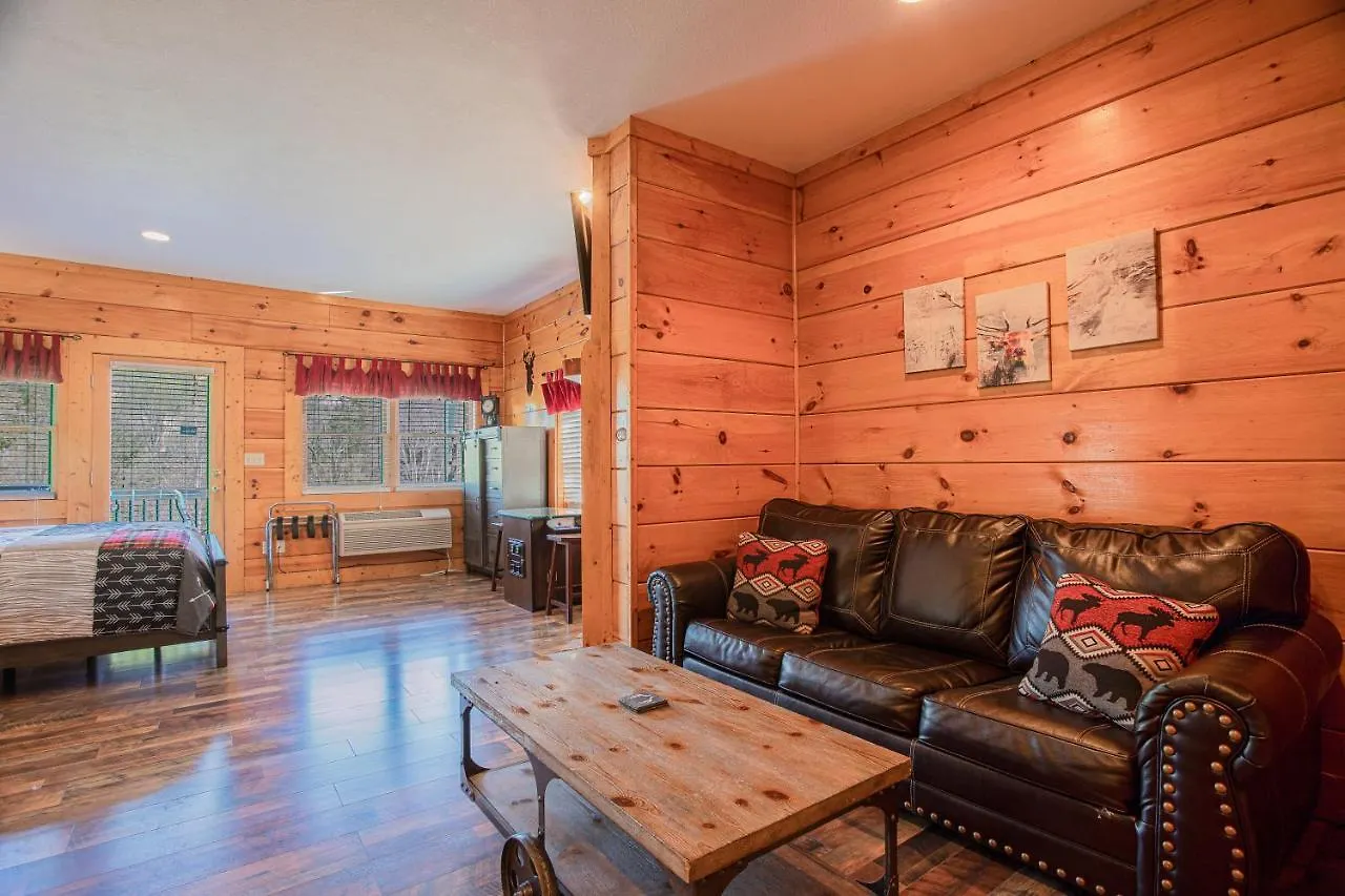 Deer Tracks Retreat In Pigeon Forge! Σπίτι διακοπών *