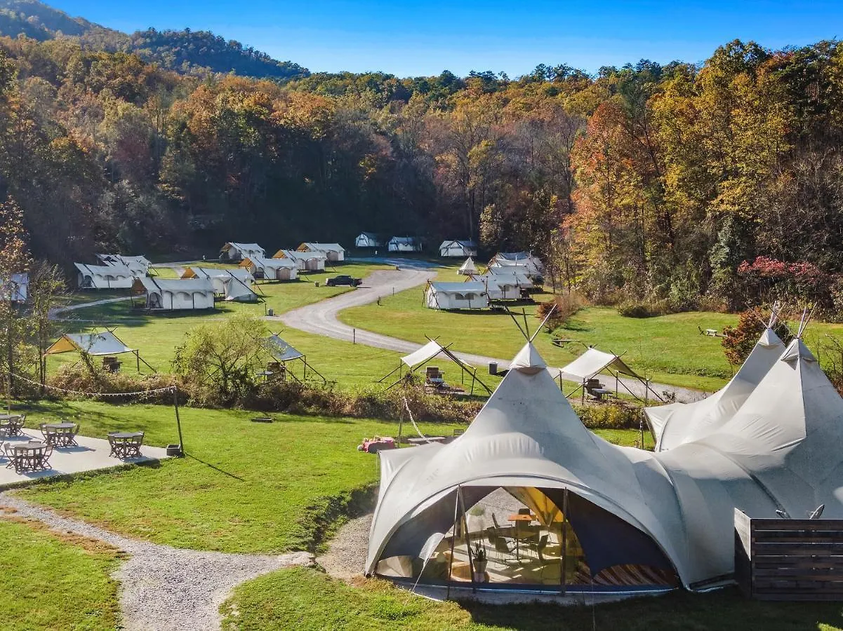 Under Canvas Great Smoky Mountains Роскошный шатер 3*