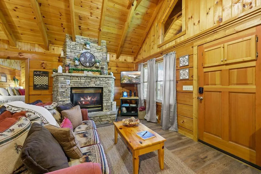 Do Not Disturb - Smoky Mountain Cabin, Hot Tub, Fireplace Pigeon Forge