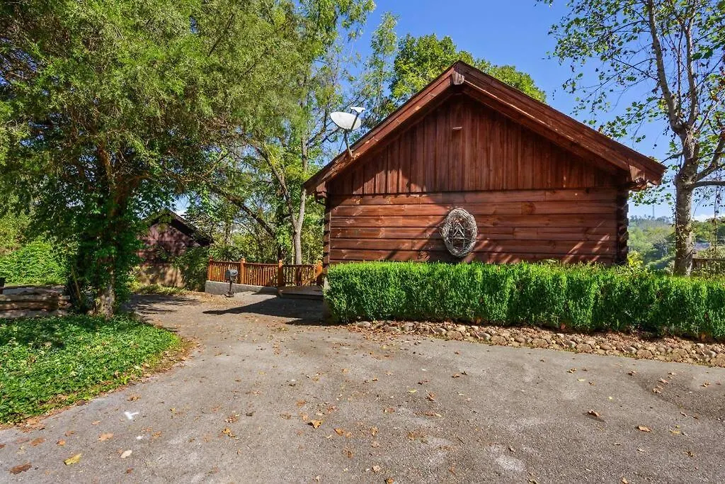 Do Not Disturb - Smoky Mountain Cabin, Hot Tub, Fireplace Holiday home