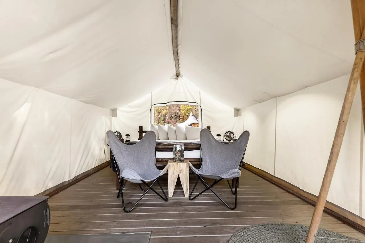 Under Canvas Great Smoky Mountains Роскошный шатер 3*