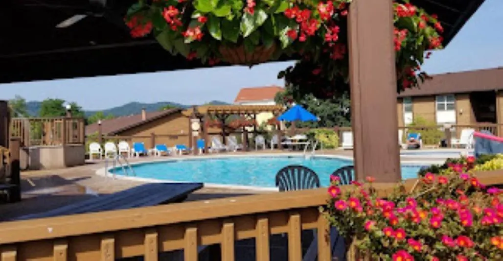 Oakmont Hotel