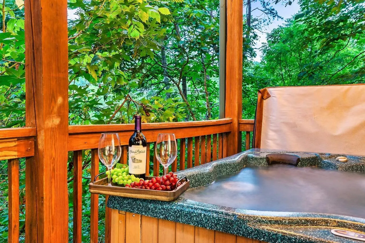 Cozy Log Cabin!! In Heart Of Pf & Close To The Smokies