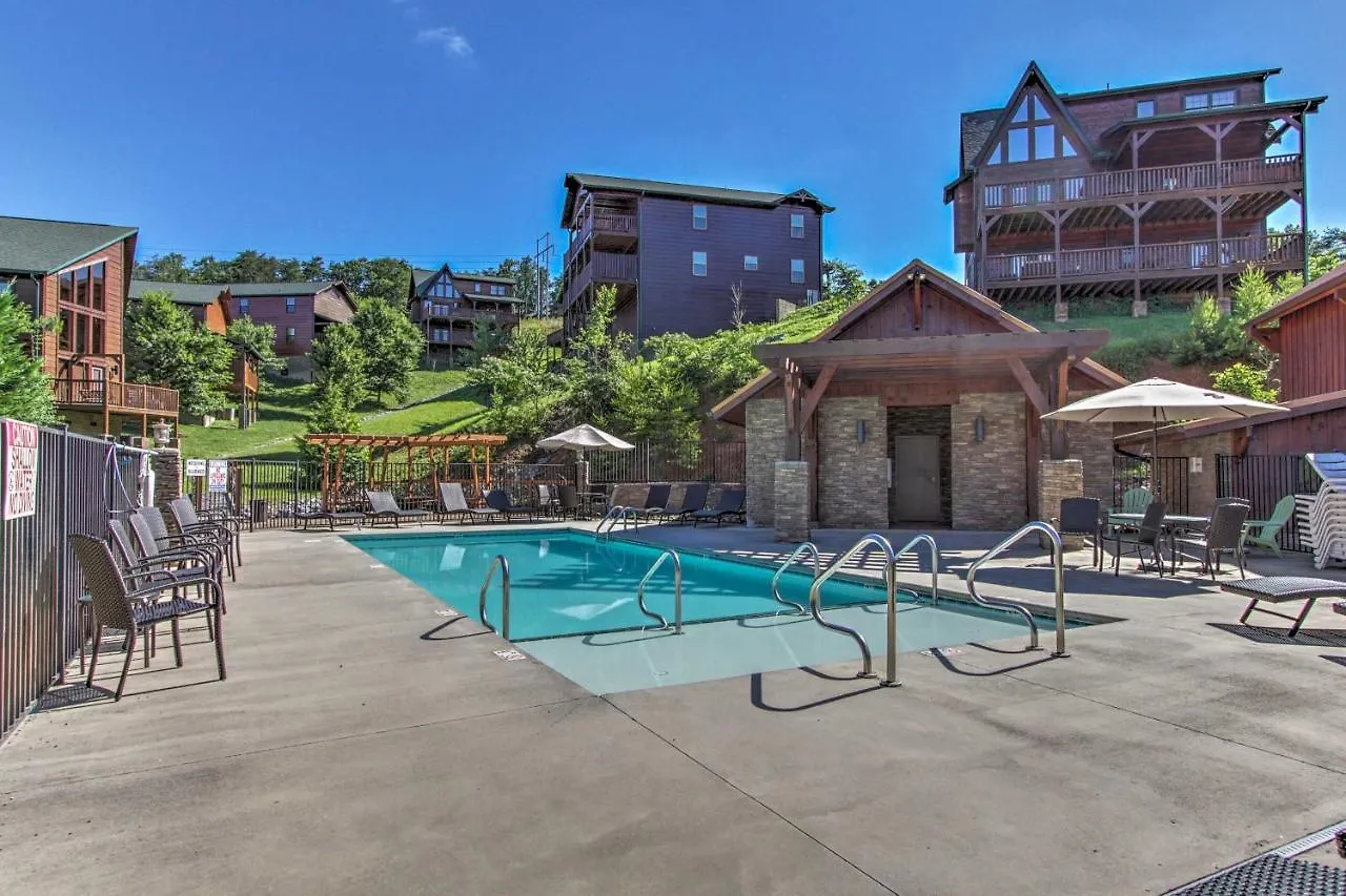 Holiday home Modern Cabin With Hot Tub - 3 Mi To Dollywood *