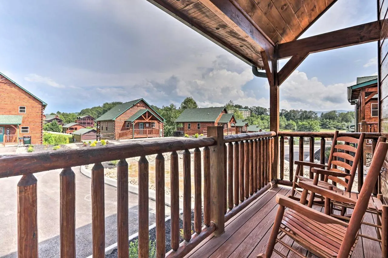 Modern Cabin With Hot Tub - 3 Mi To Dollywood Holiday home