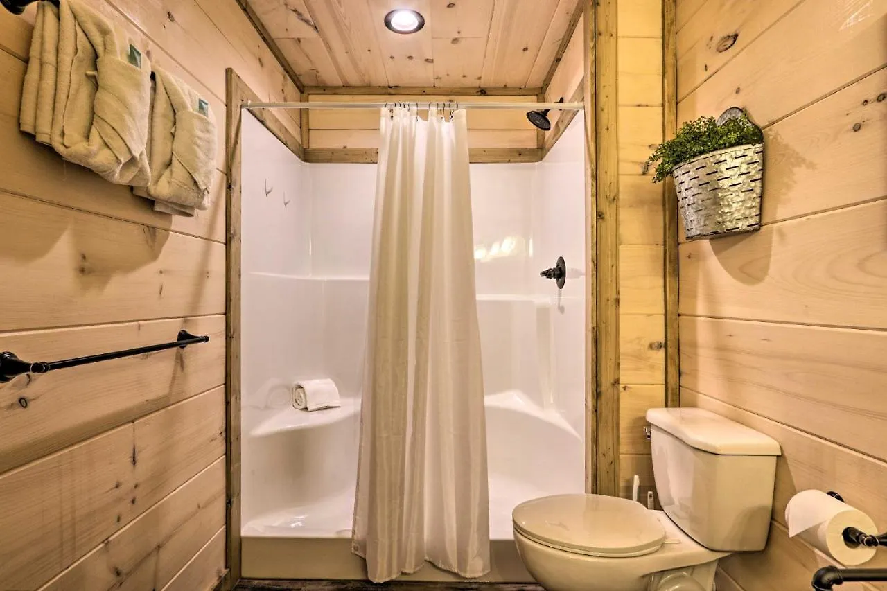 Holiday home Modern Cabin With Hot Tub - 3 Mi To Dollywood *