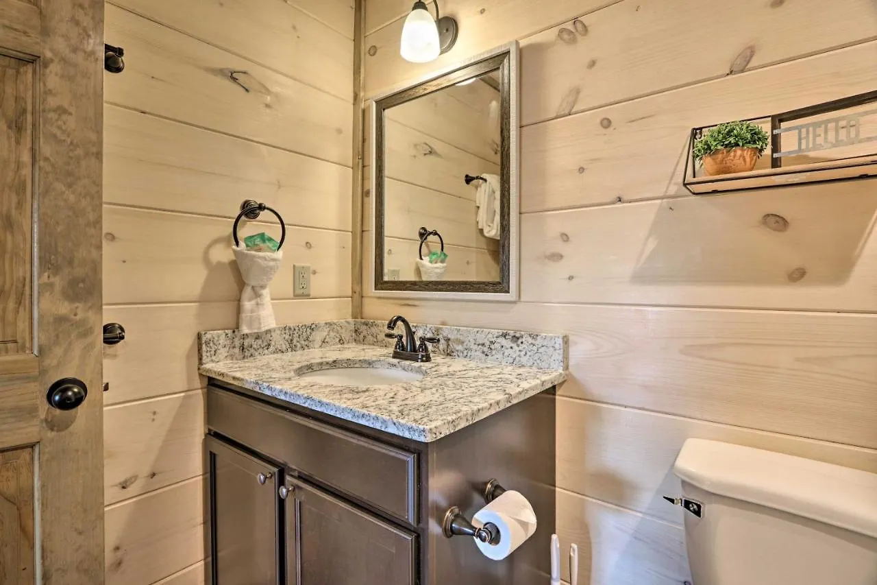Modern Cabin With Hot Tub - 3 Mi To Dollywood Holiday home Pigeon Forge