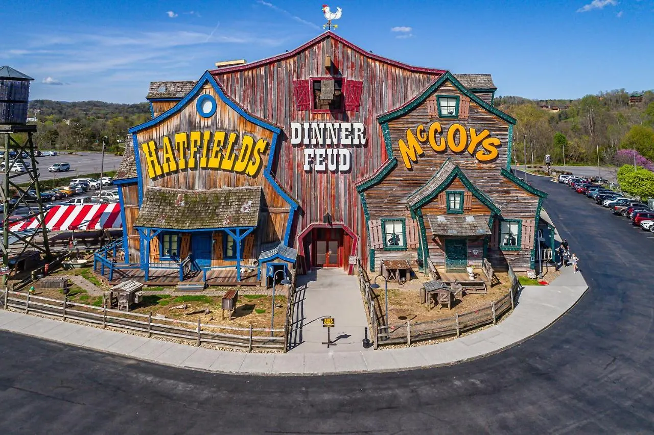 Chalet Firefly Hollow - Smoky Mountains - Soaky Mountain Water Park - Sevierville Convention Center