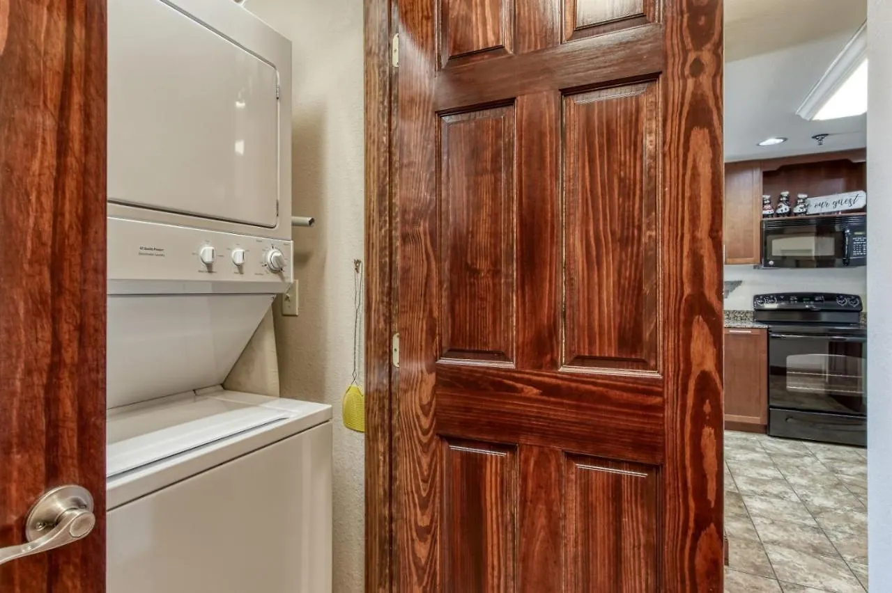 Gorgeous 2bd 2bth With Mountain Views Pool Hot Tub Game Close To Parkway