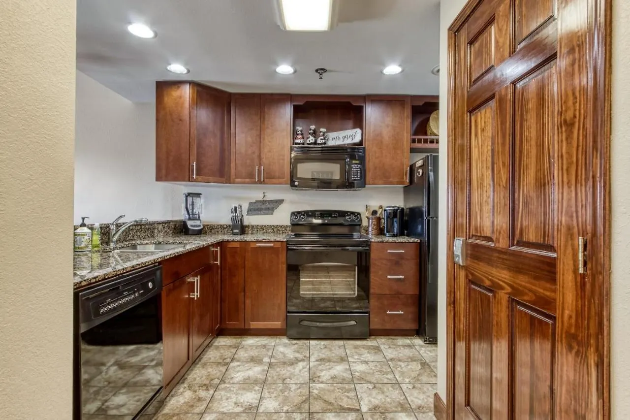 Apartment Gorgeous 2bd 2bth With Mountain Views Pool Hot Tub Game Close To Parkway