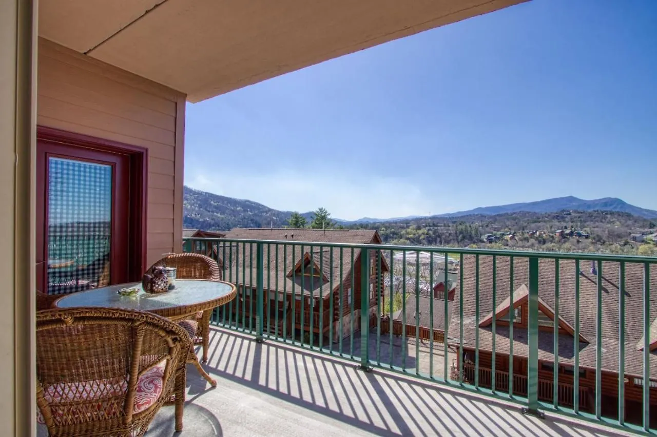 Gorgeous 2bd 2bth With Mountain Views Pool Hot Tub Game Close To Parkway *
