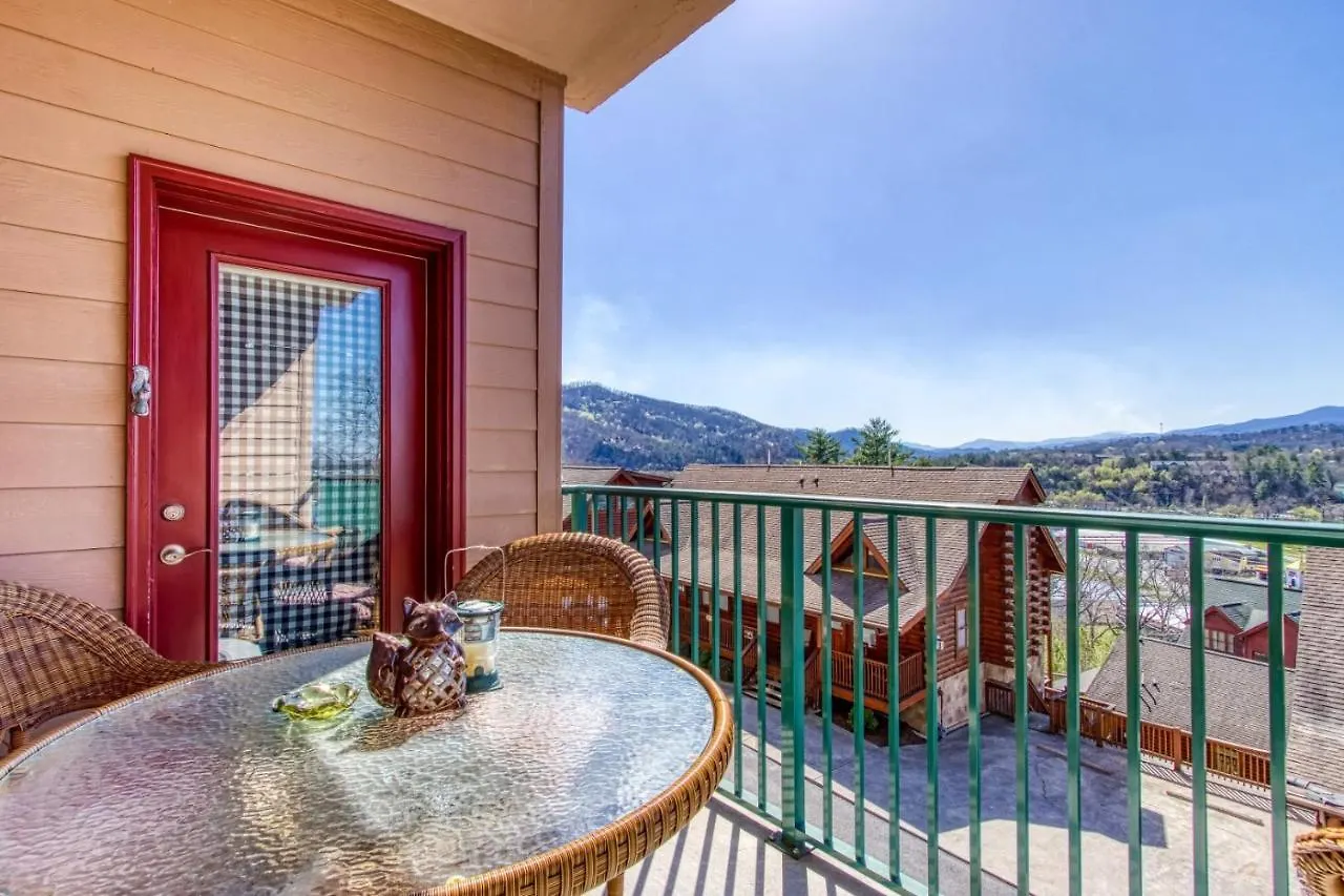 Gorgeous 2bd 2bth With Mountain Views Pool Hot Tub Game Close To Parkway * Pigeon Forge