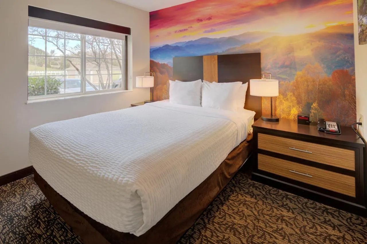Leconte & Convention Center, Ascend Collection 3*
