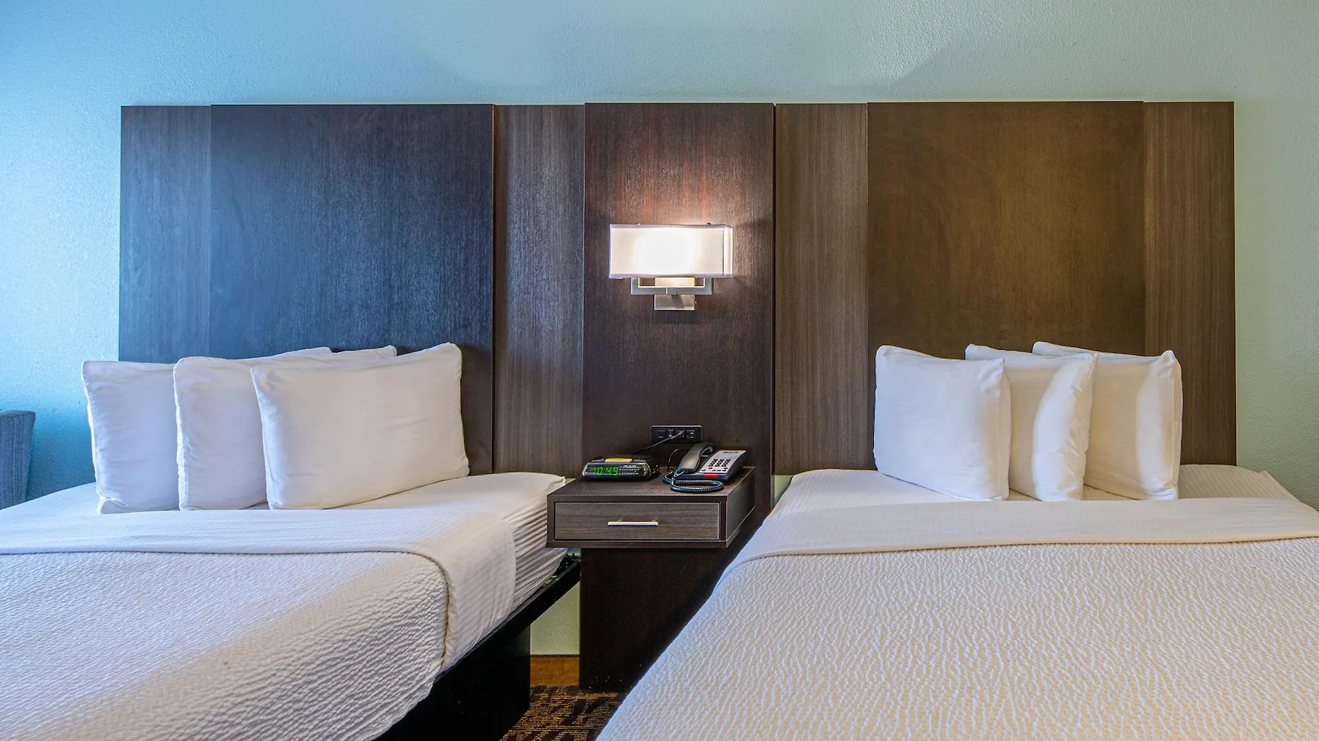 River Bend - Hotel 2*