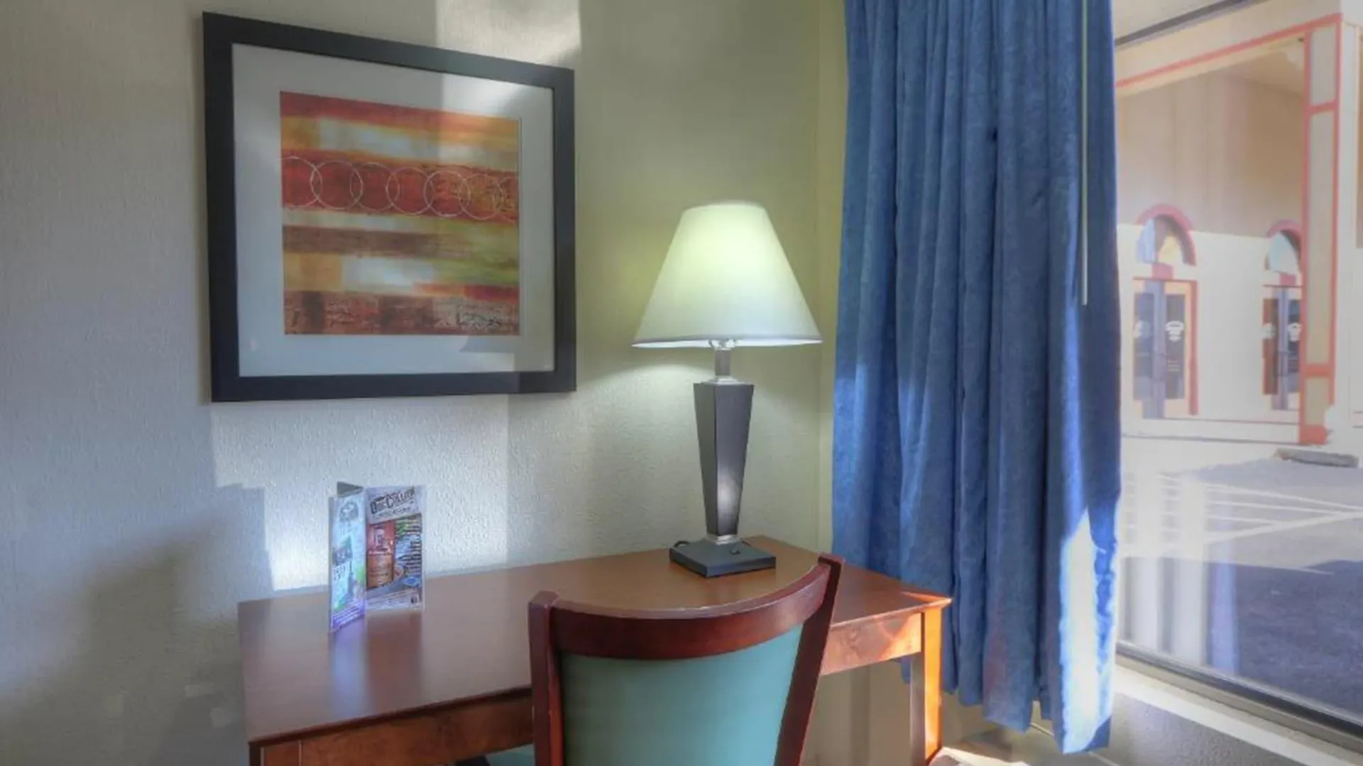 Days By Wyndham South 2*