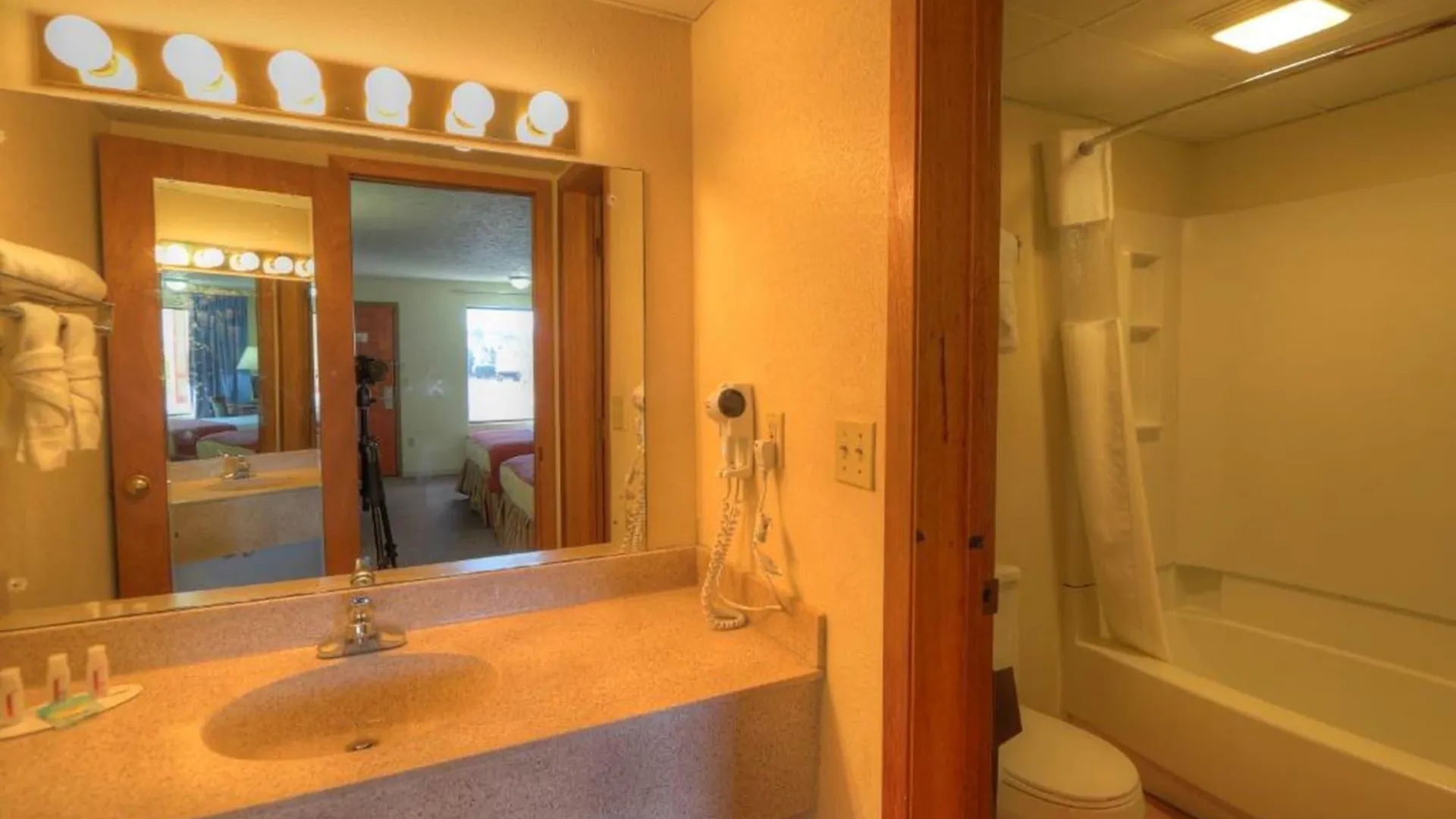Hotel Days By Wyndham South