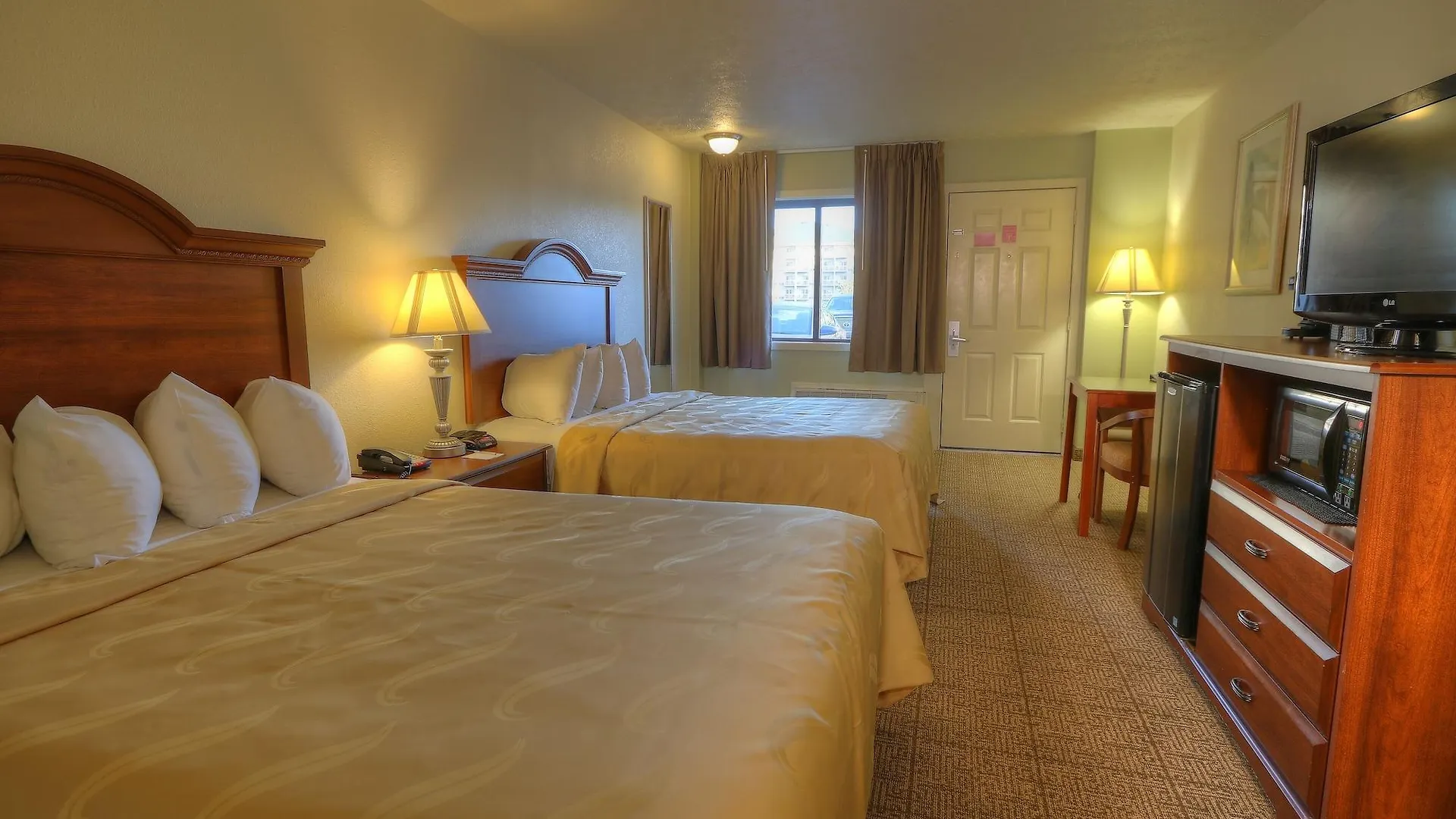 Quality & At Dollywood Lane 2*