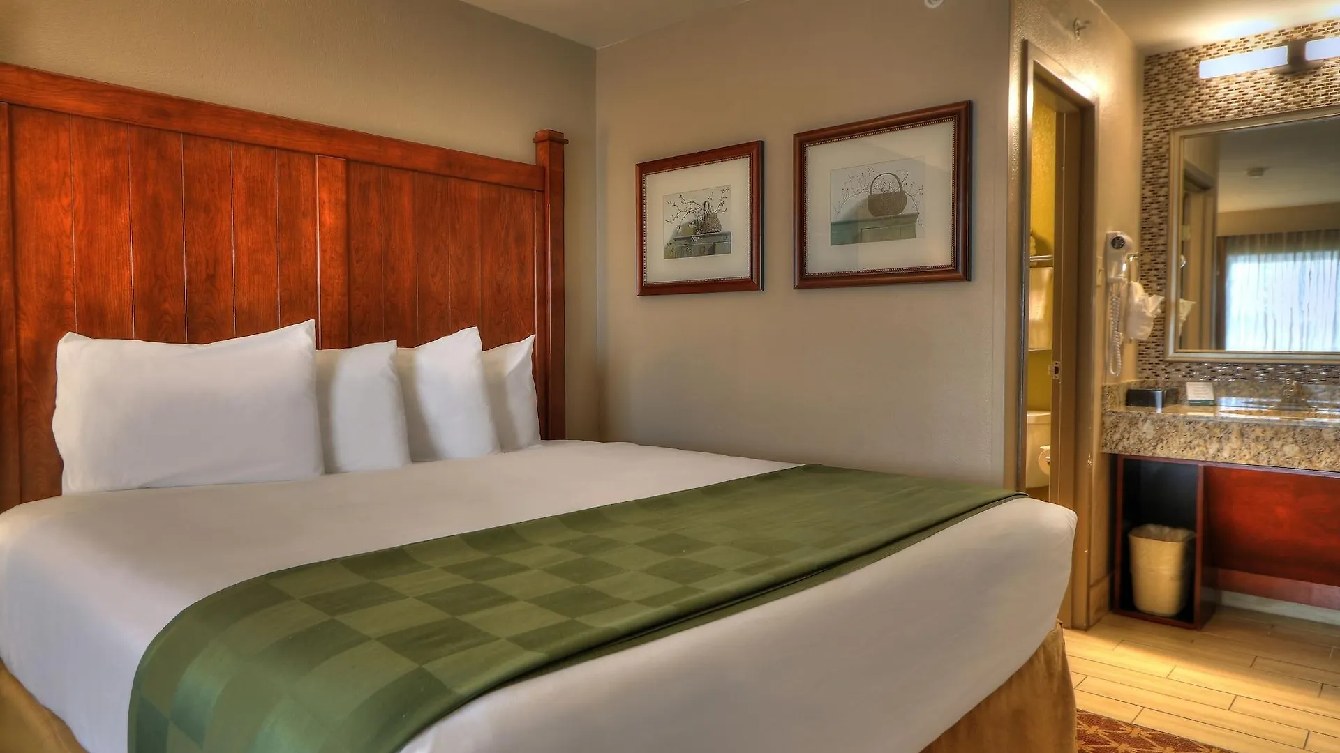Quality Near The Island Inn Pigeon Forge