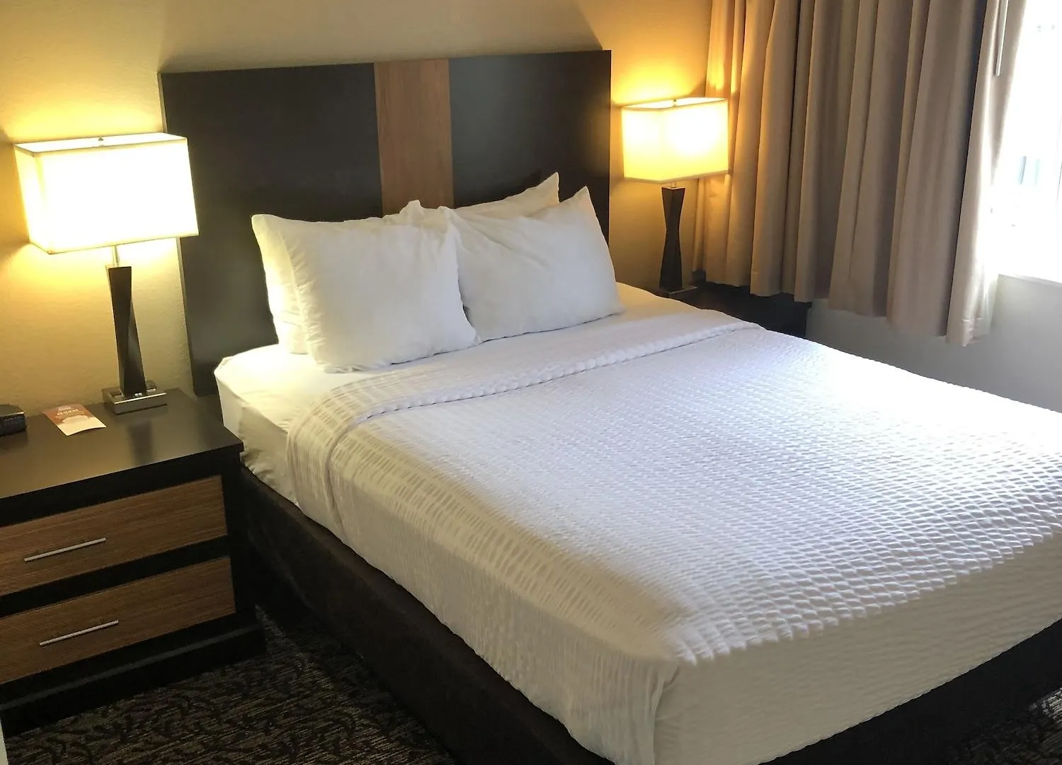 Leconte & Convention Center, Ascend Collection Hotell 3*