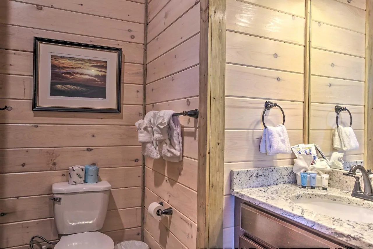 Holiday home 'madison Bear Garden' 7bdr W/hot Tub + Pool Access Pigeon Forge