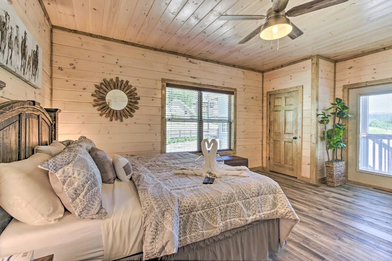 'madison Bear Garden' 7bdr W/hot Tub + Pool Access Holiday home