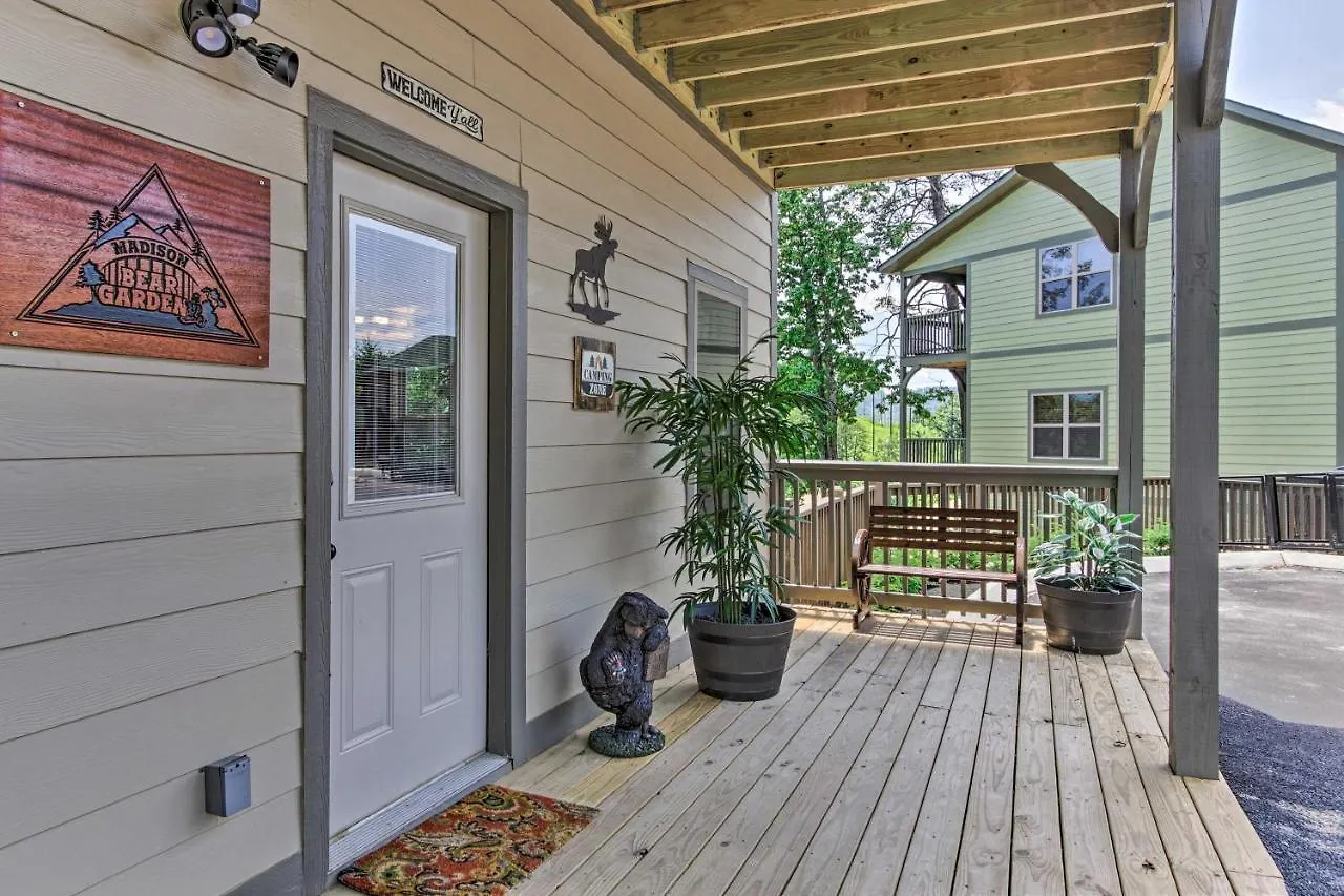 Holiday home 'madison Bear Garden' 7bdr W/hot Tub + Pool Access Pigeon Forge