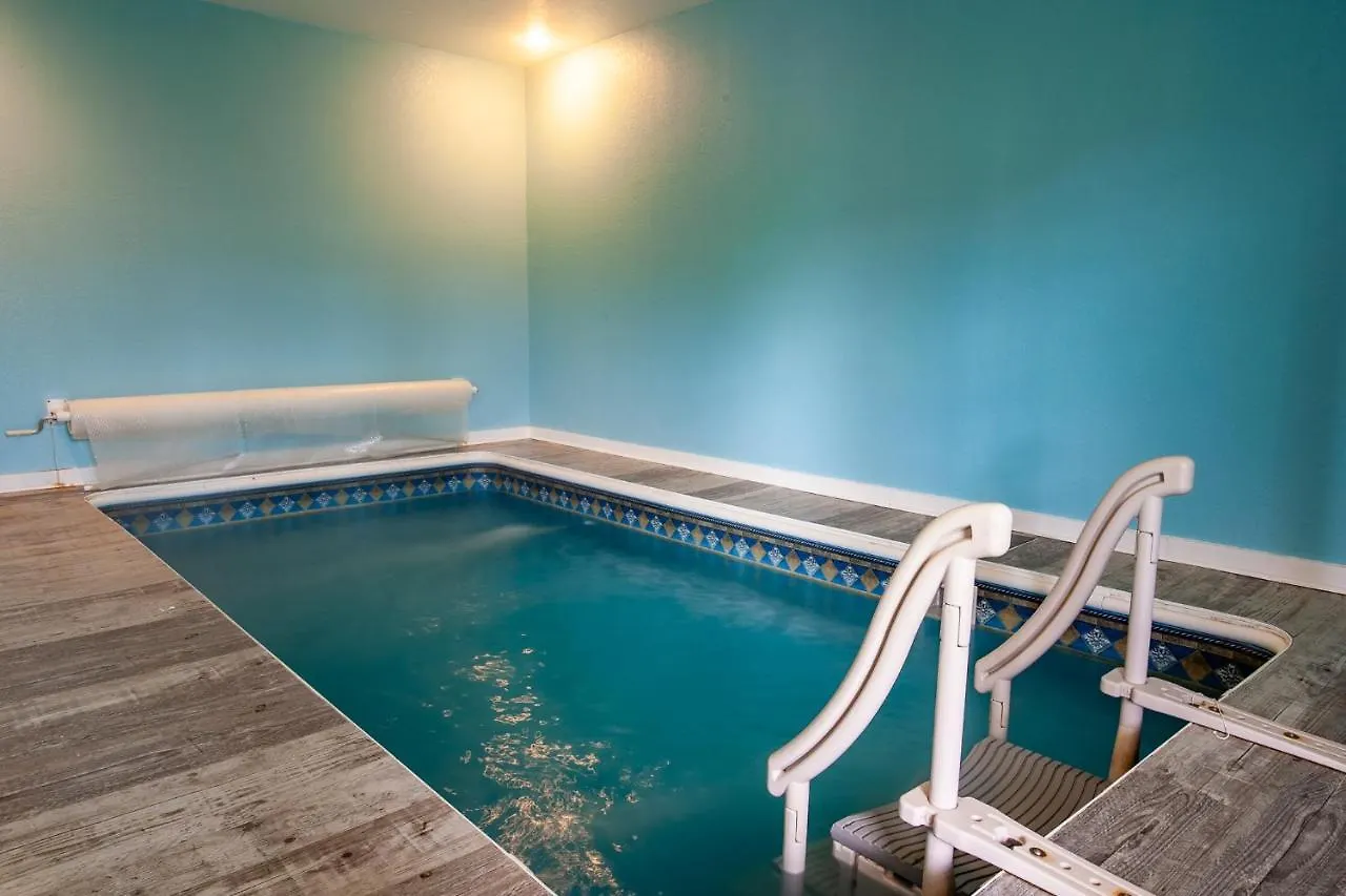 Semesterbostad Poolin Around With Private Hot Tub And Indoor Pool