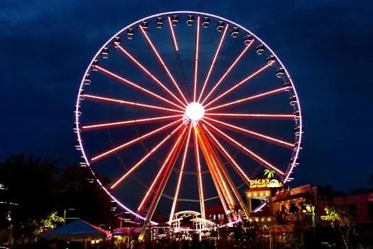 Smokey Max Pigeon Forge