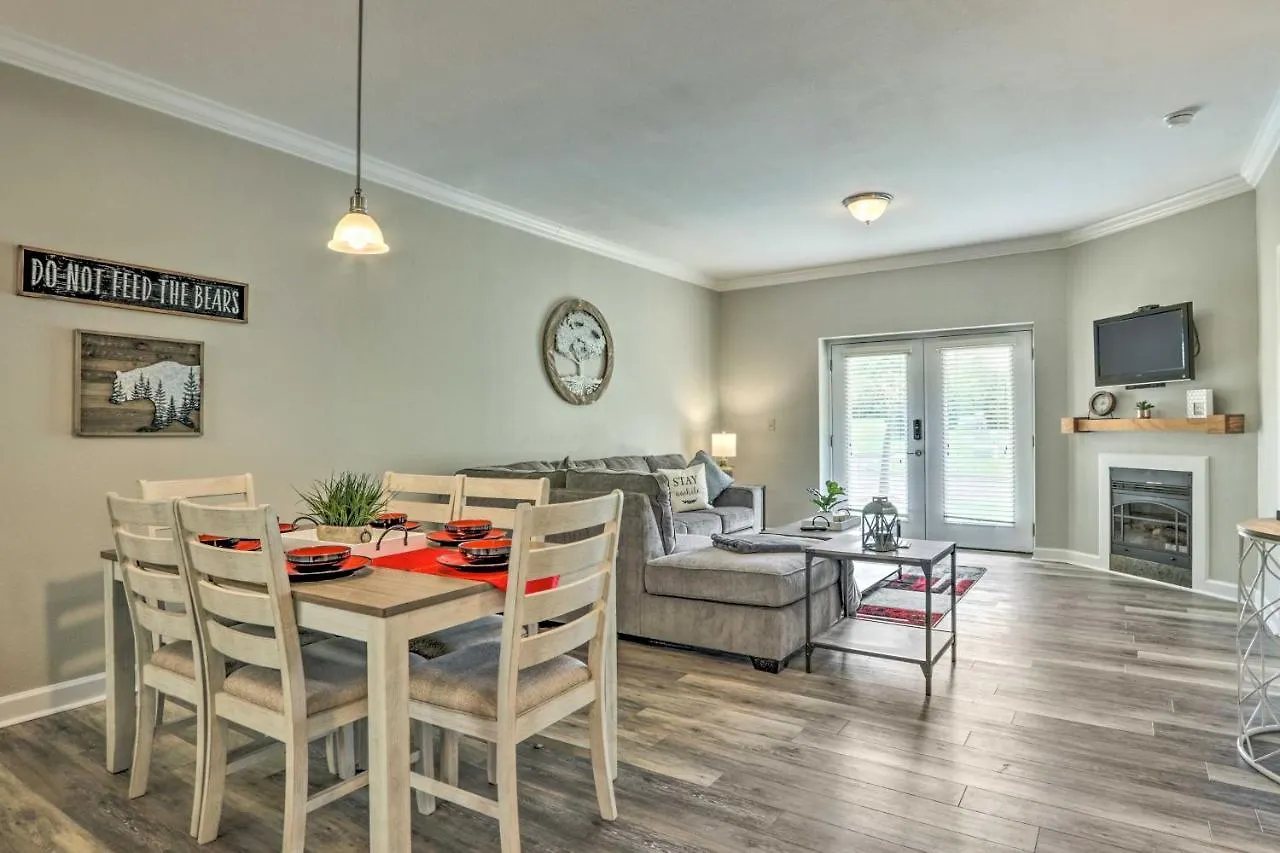Downtown With Pool Access! Appartement